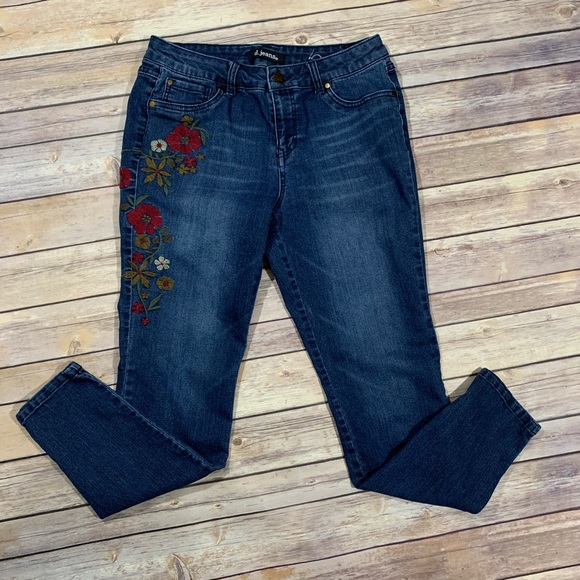 d. jeans Denim - D. Jeans embroidered crops size 4